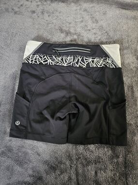 Lululemon Black Athletic Biking Shorts with Patterned Waistband